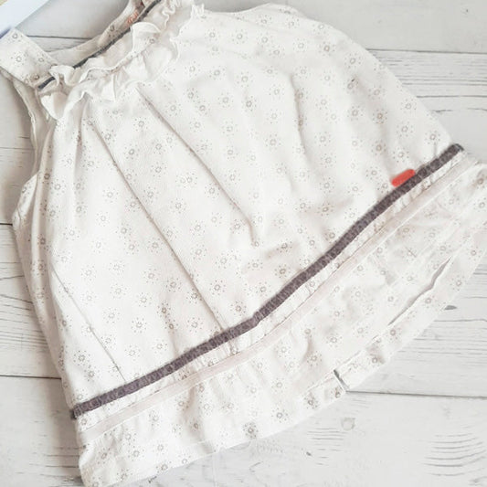 Vestido Vestido cotelé blanco con diseños 9 meses Marca Pillin Estado Tiki taka