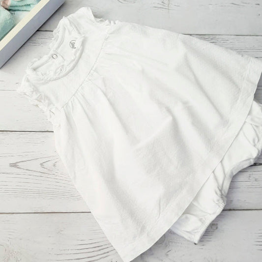 Vestido tipo body de tela blanco 6 meses Marca Otra Estado Casi tiki
