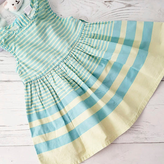 Vestido tela verde a rayas 9 meses Marca Yamp! Estado Casi tiki
