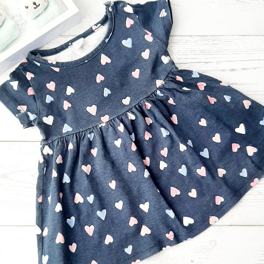 Vestido algodón oscuro corazoncitos 6 meses Marca Yamp! Estado Casi tiki