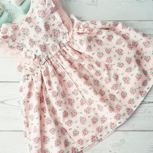 Vestido tela rosa florida 0-3 meses Marca Pumucki Estado Tiki taka