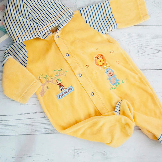 Osito micropolar amarillo con animales 3-6 meses Marca Otra Estado Casi tiki